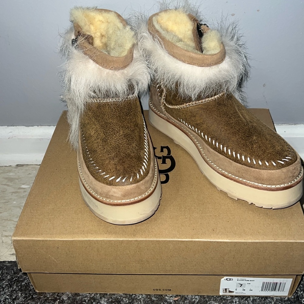 UGG - Chestnut FLUFF PUNK BOOT